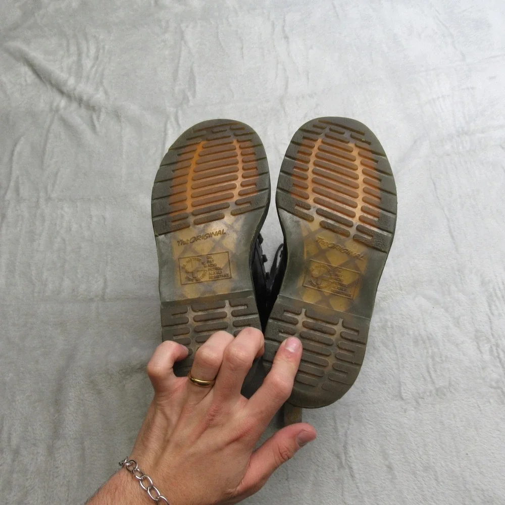 Dr Martens Boots Unisex M5 W6 Black Leather Felix Combat 8 Eye‎ Lightly Used.